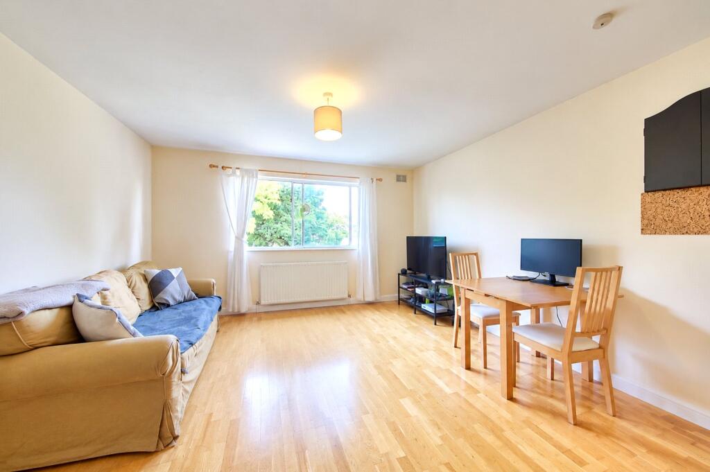 1 bed House (unspecified) for rent in Battersea. From Rampton Baseley - Northcote Road