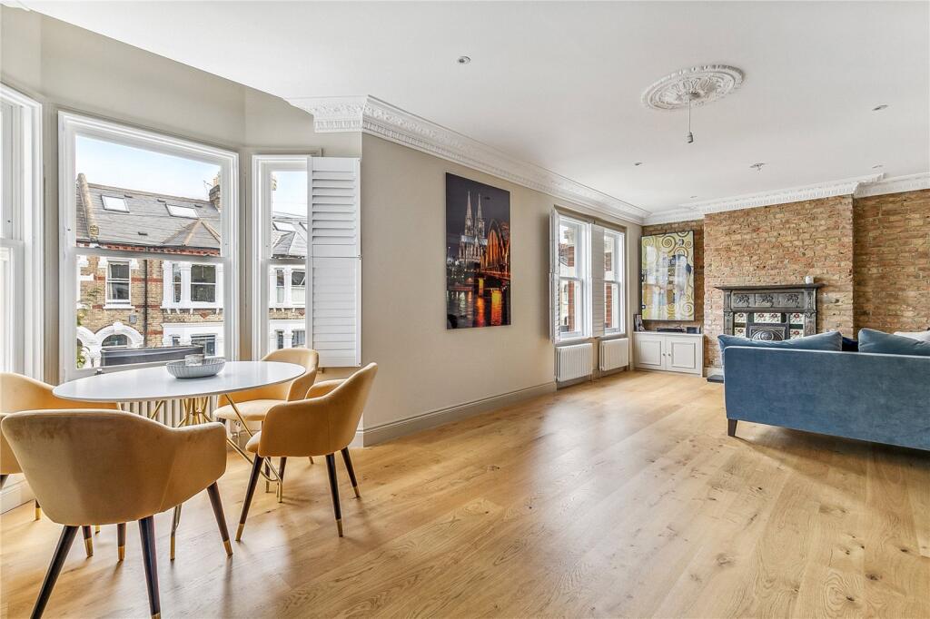 2 bed Apartment for rent in Battersea. From Rampton Baseley - Northcote Road