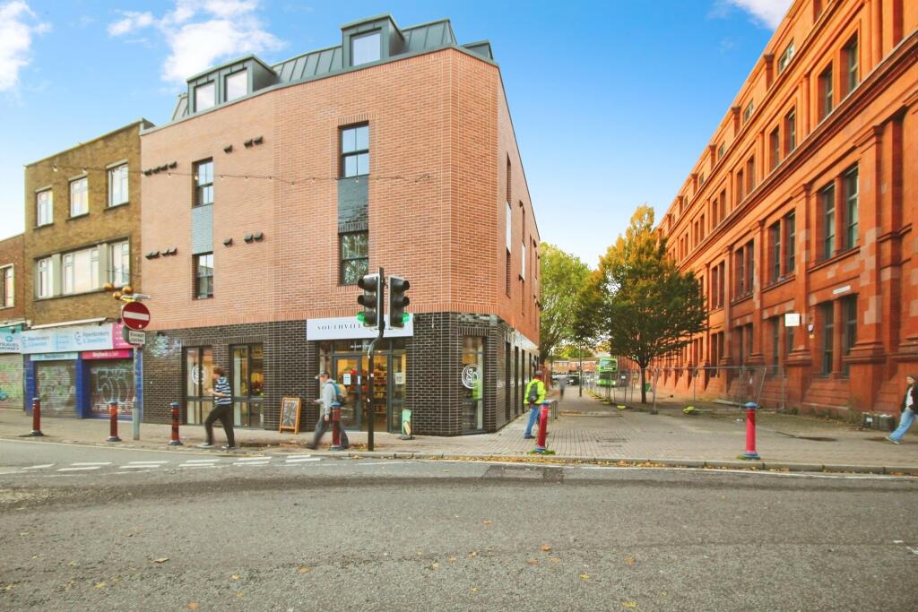 2 bed Apartment for rent in . From Northwood - Bristol