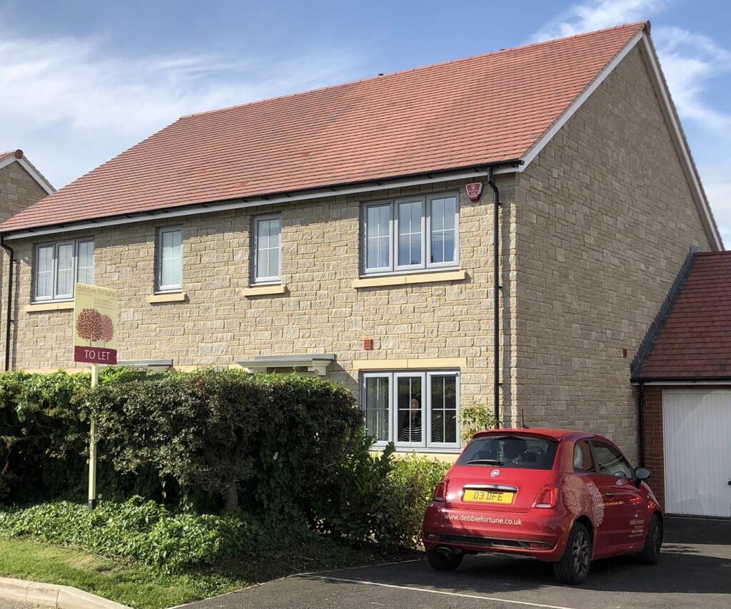 3 bed Semi Detached for rent in . From Northwood - Bristol