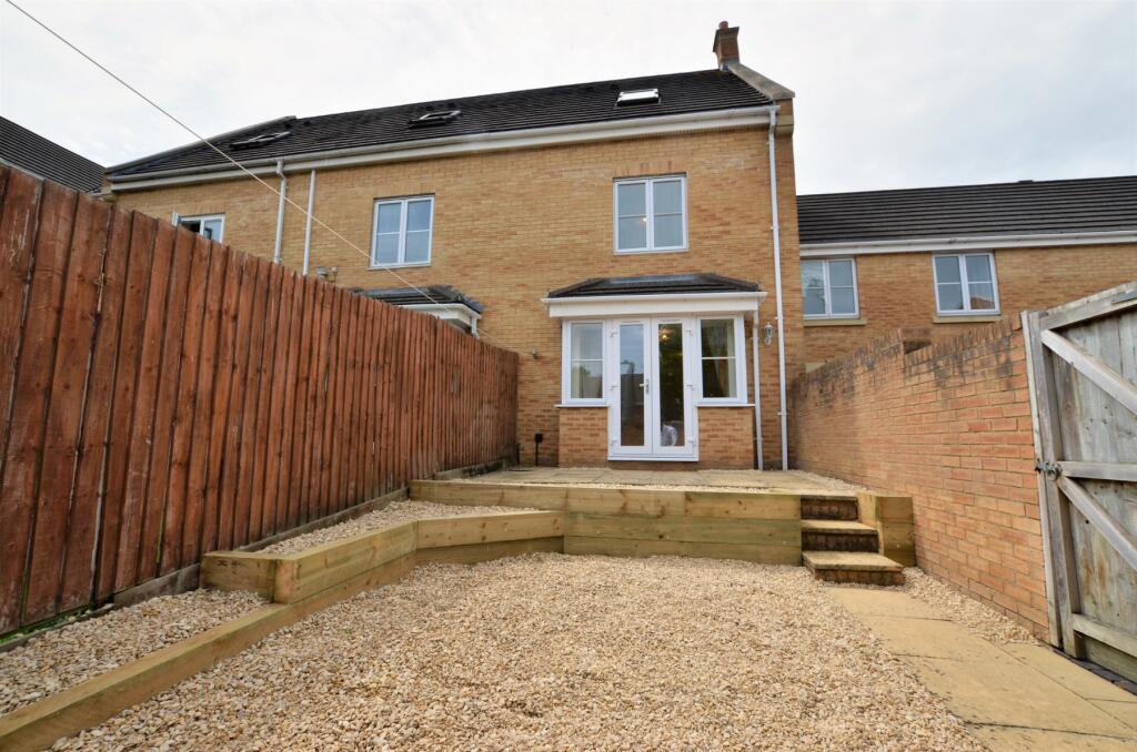 3 bed Town House for rent in Almondsbury. From Northwood - Bristol
