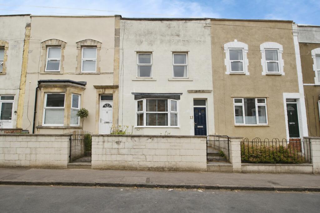2 bed Mid Terraced House for rent in Ashton Vale. From Northwood - Bristol