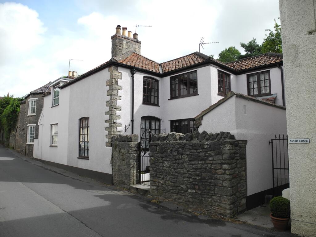 2 bed Mid Terraced House for rent in Wrington. From Northwood - Bristol