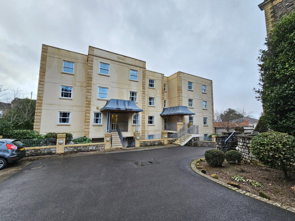 1 bed 1st Floor Flat for rent in Clevedon. From Northwood - Bristol