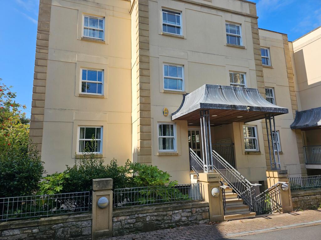 2 bed 1st Floor Flat for rent in Clevedon. From Northwood - Bristol