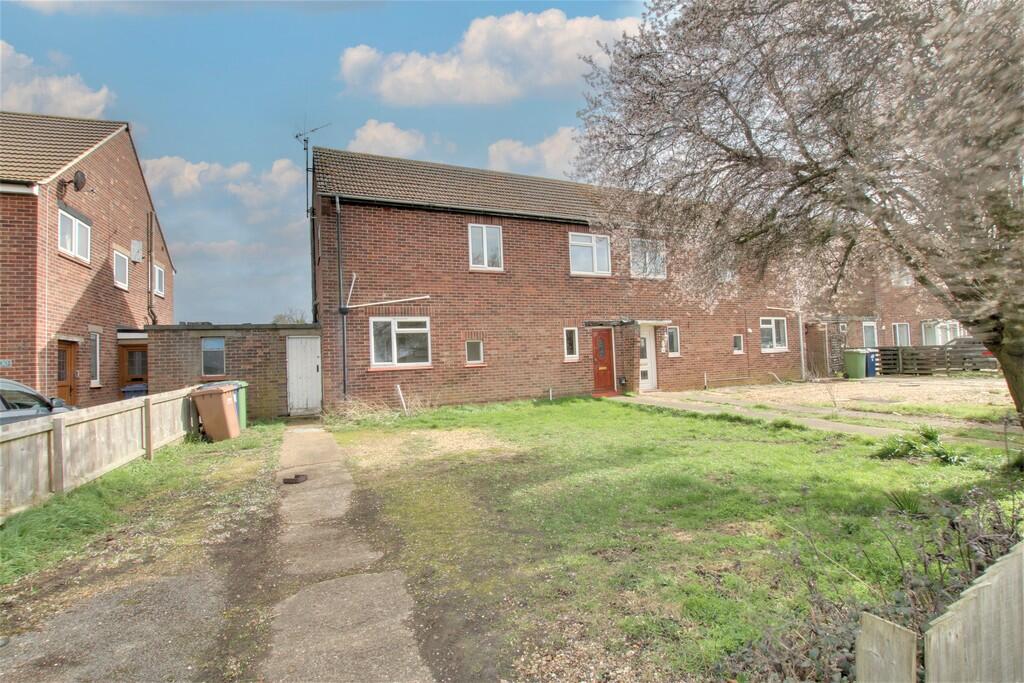 3 bed Semi Detached for rent in Chatteris. From Ellis Winters Estate Agents - Chatteris 3 bed Semi Detached for rent in Chatteris. From Ellis Winters Estate Agents - Chatteris