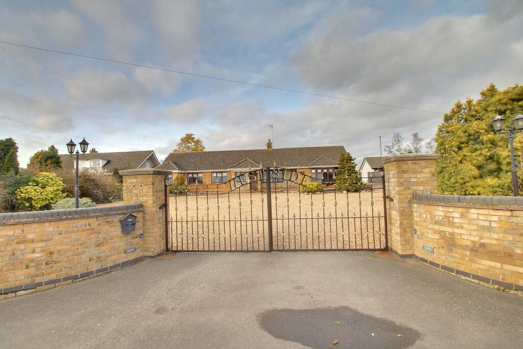 4 bed Detached bungalow for rent in Manea. From Ellis Winters Estate Agents - Chatteris 4 bed Detached bungalow for rent in Manea. From Ellis Winters Estate Agents - Chatteris