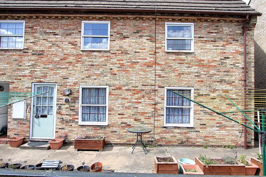 2 bed Apartment for rent in Chatteris. From Ellis Winters Estate Agents - Chatteris