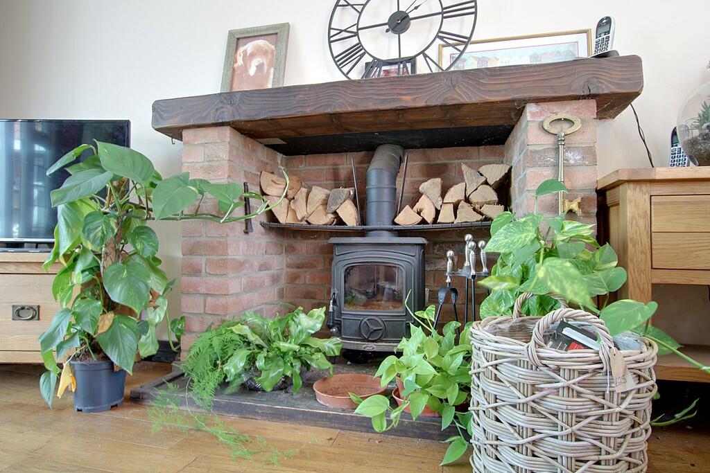 3 bed Detached bungalow for rent in Wimblington. From Ellis Winters Estate Agents - Chatteris