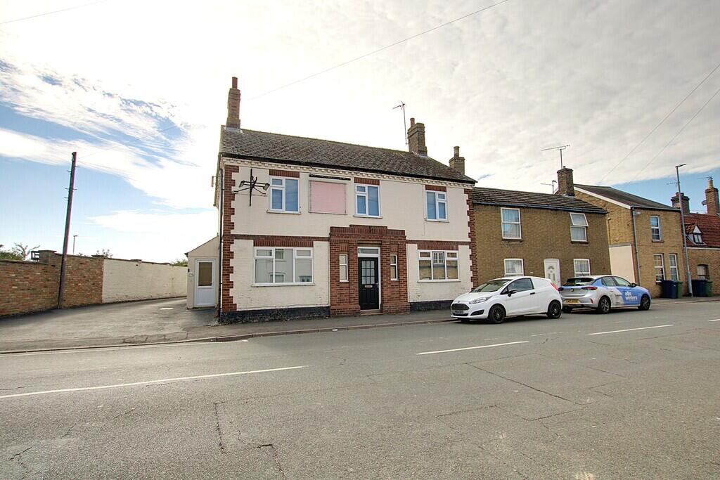 5 bed Semi Detached for rent in Chatteris. From Ellis Winters Estate Agents - Chatteris 5 bed Semi Detached for rent in Chatteris. From Ellis Winters Estate Agents - Chatteris