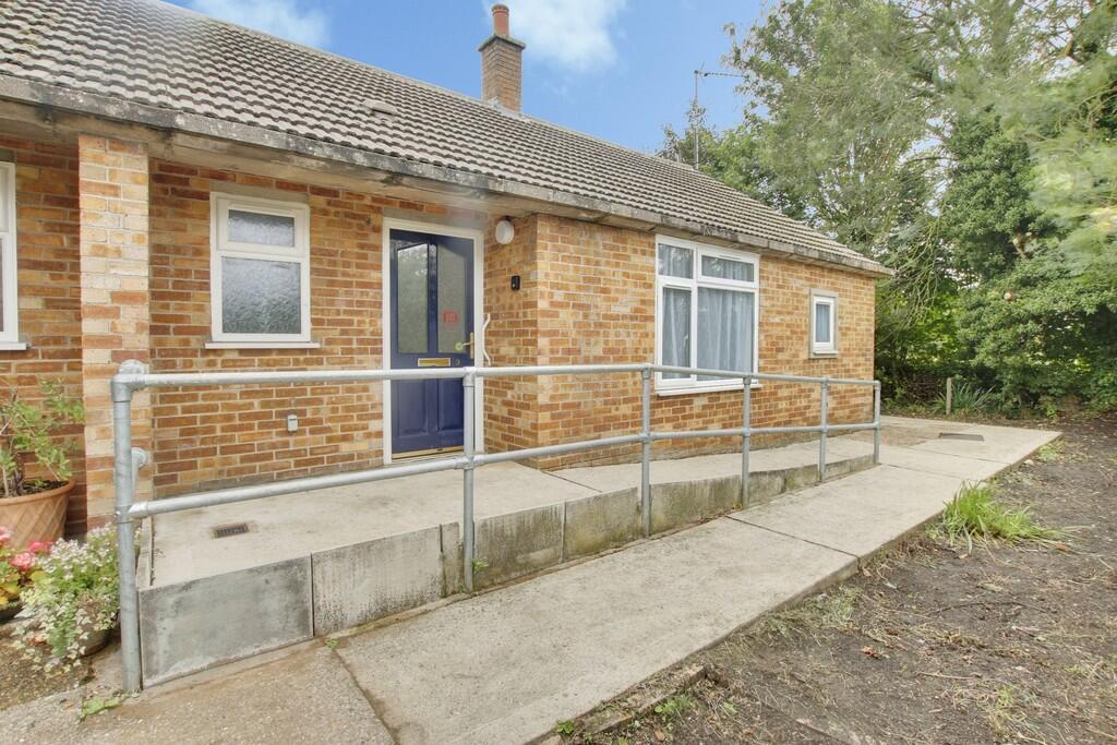 2 bed Terraced bungalow for rent in Upwell. From Ellis Winters Estate Agents - March
