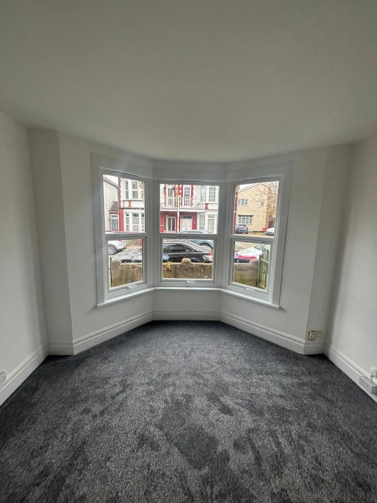 1 bed Flat Share for rent in Southend-on-Sea. From Essex Property Centre - Westcliff-on-Sea