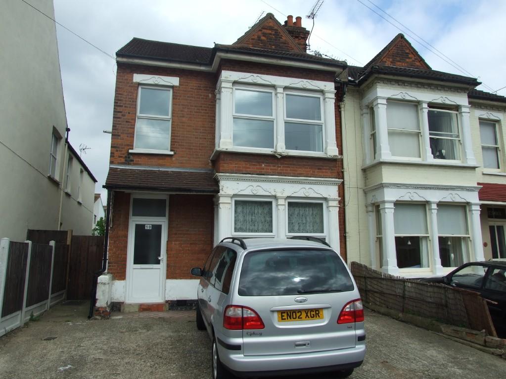 2 bed House (unspecified) for rent in Southend-on-Sea. From Essex Property Centre - Westcliff-on-Sea