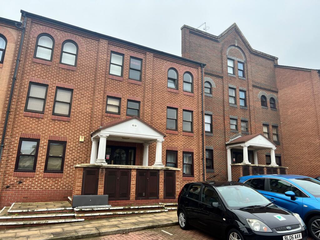 2 bed Apartment for rent in Southend-on-Sea. From Essex Property Centre - Westcliff-on-Sea