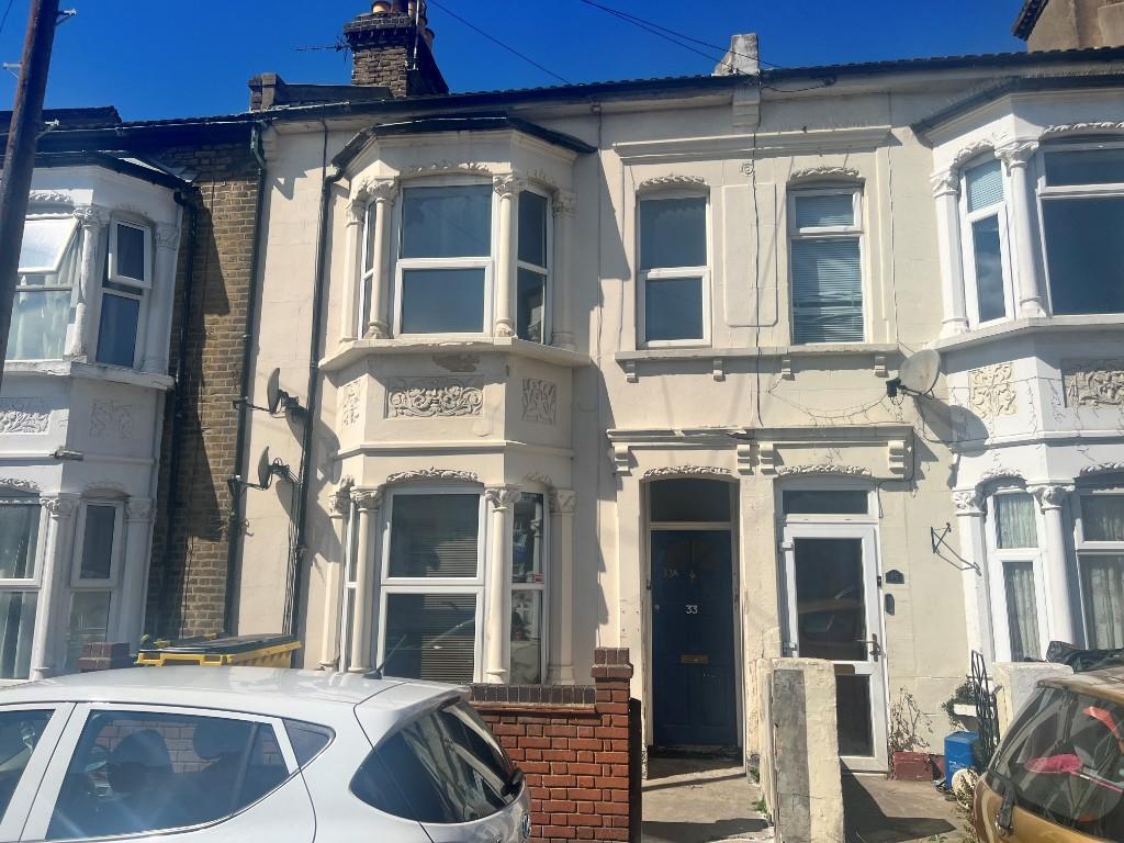 1 bed 1st Floor Flat for rent in Southend-on-Sea. From Essex Property Centre - Westcliff-on-Sea 1 bed 1st Floor Flat for rent in Southend-on-Sea. From Essex Property Centre - Westcliff-on-Sea