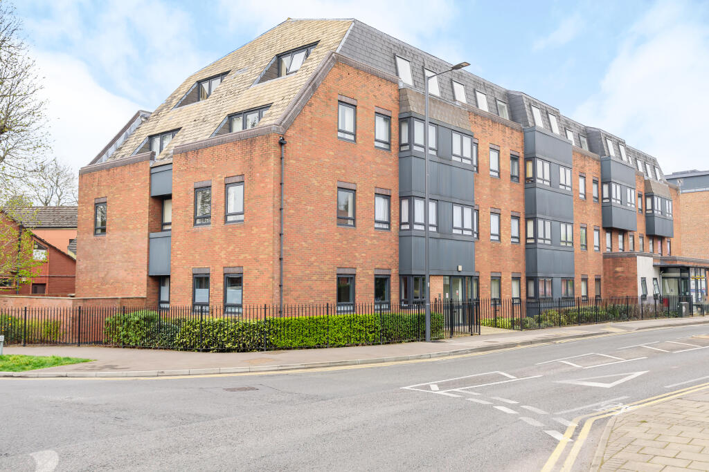 1 bed Apartment for rent in Pinner. From Gibbs Gillespie - Pinner