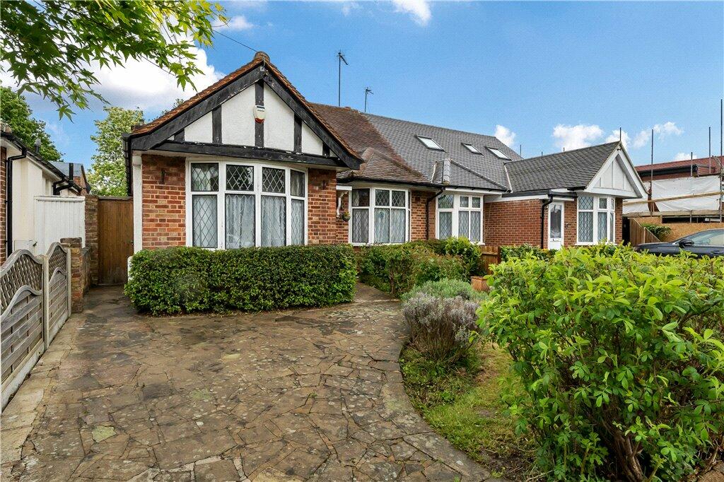 3 bed Bungalow for rent in Pinner. From Gibbs Gillespie - Pinner