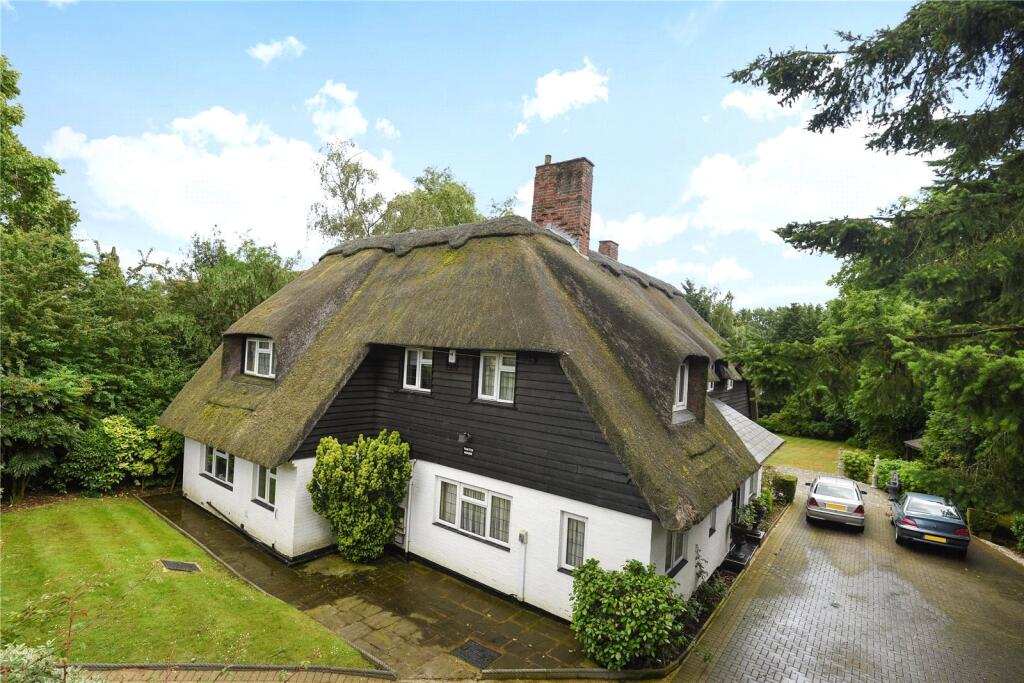 5 bed Detached for rent in Pinner. From Gibbs Gillespie - Pinner Sales
