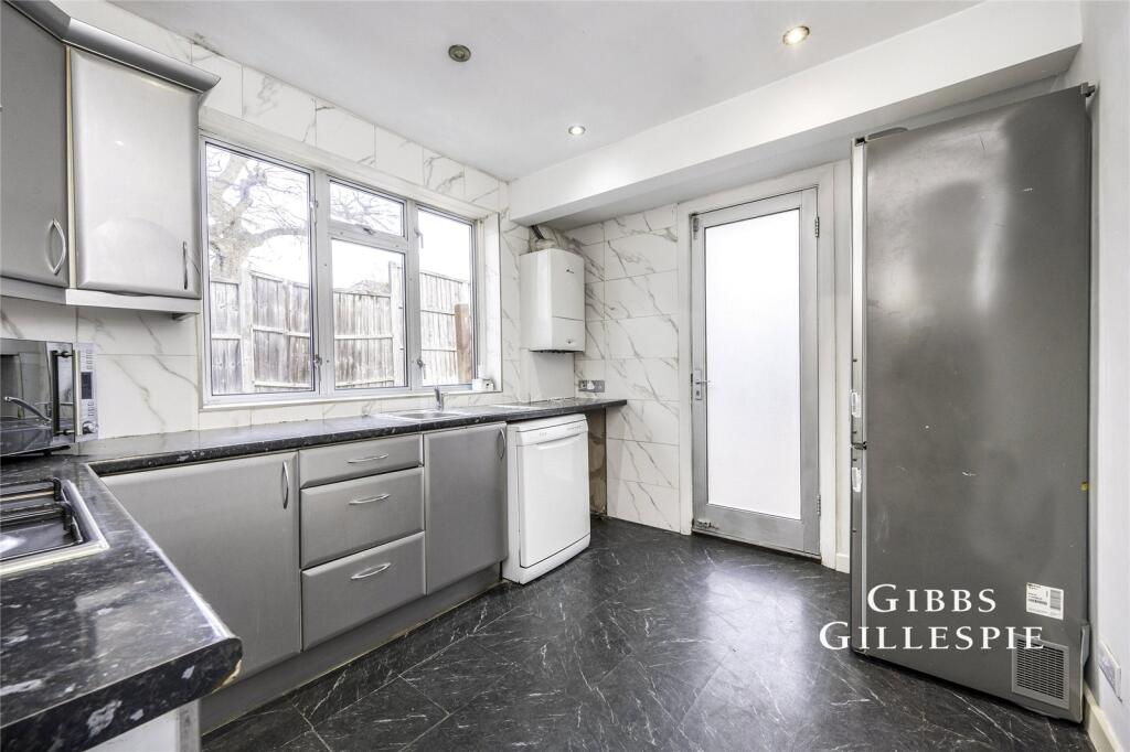 3 bed Semi Detached for rent in Pinner. From Gibbs Gillespie - Pinner Sales 3 bed Semi Detached for rent in Pinner. From Gibbs Gillespie - Pinner Sales