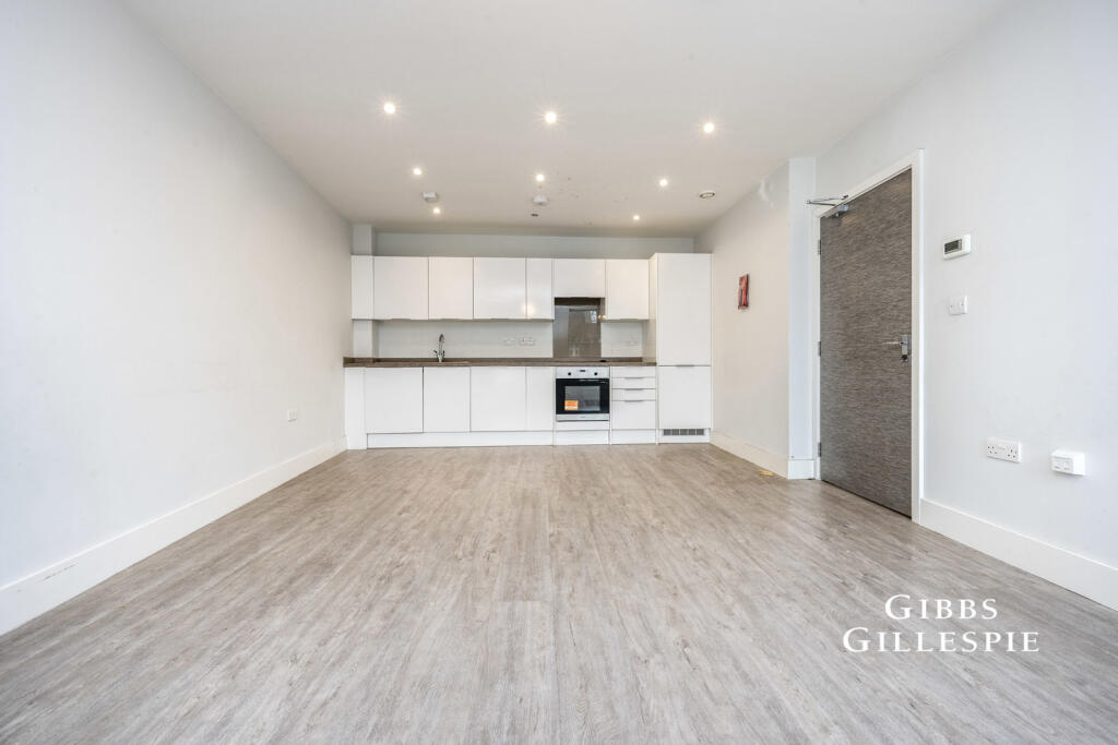 1 bed 1st Floor Flat for rent in Pinner. From Gibbs Gillespie - Pinner Sales