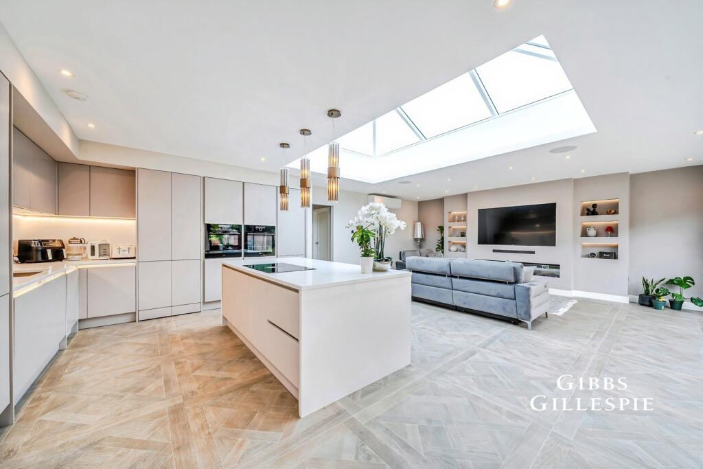 4 bed Bungalow for rent in Pinner. From Gibbs Gillespie - Pinner Sales 4 bed Bungalow for rent in Pinner. From Gibbs Gillespie - Pinner Sales