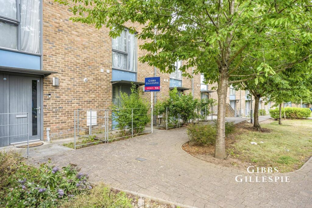 2 bed Mid Terraced House for rent in Pinner. From Gibbs Gillespie - Pinner Sales