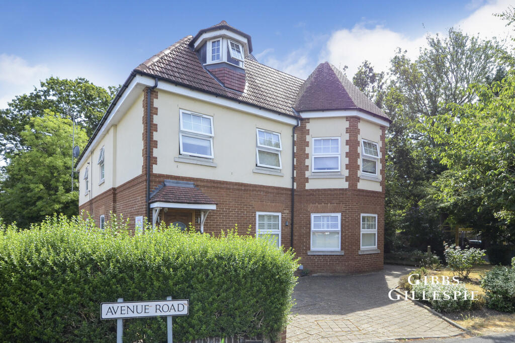 3 bed 1st Floor Flat for rent in Pinner. From Gibbs Gillespie - Pinner Sales 3 bed 1st Floor Flat for rent in Pinner. From Gibbs Gillespie - Pinner Sales