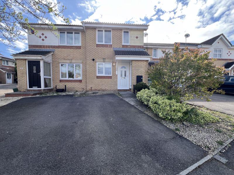 2 bed Mid Terraced House for rent in Bristol. From Lifestyle Property Services - Bradley Stoke