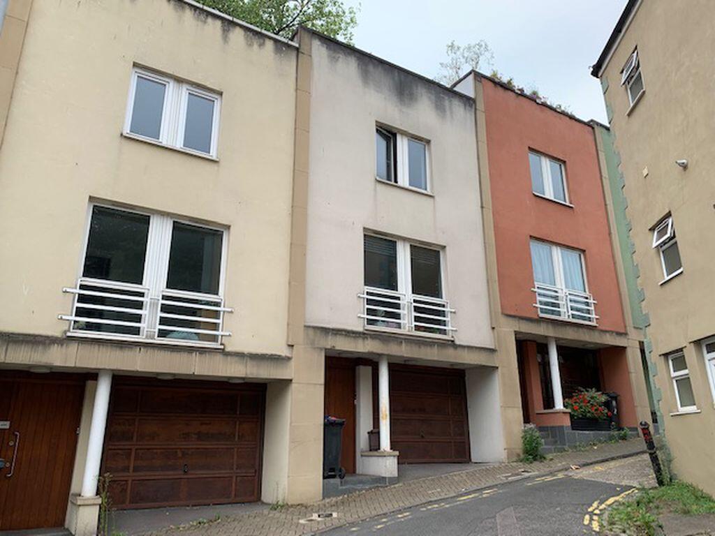 4 bed Town House for rent in Leigh Woods. From Lifestyle Property Services - Bradley Stoke 4 bed Town House for rent in Leigh Woods. From Lifestyle Property Services - Bradley Stoke