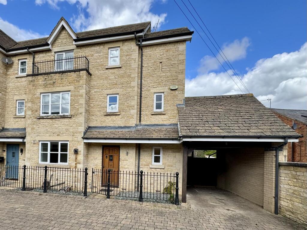 4 bed Town House for rent in Stamford. From Goodwin Property Services - Stamford