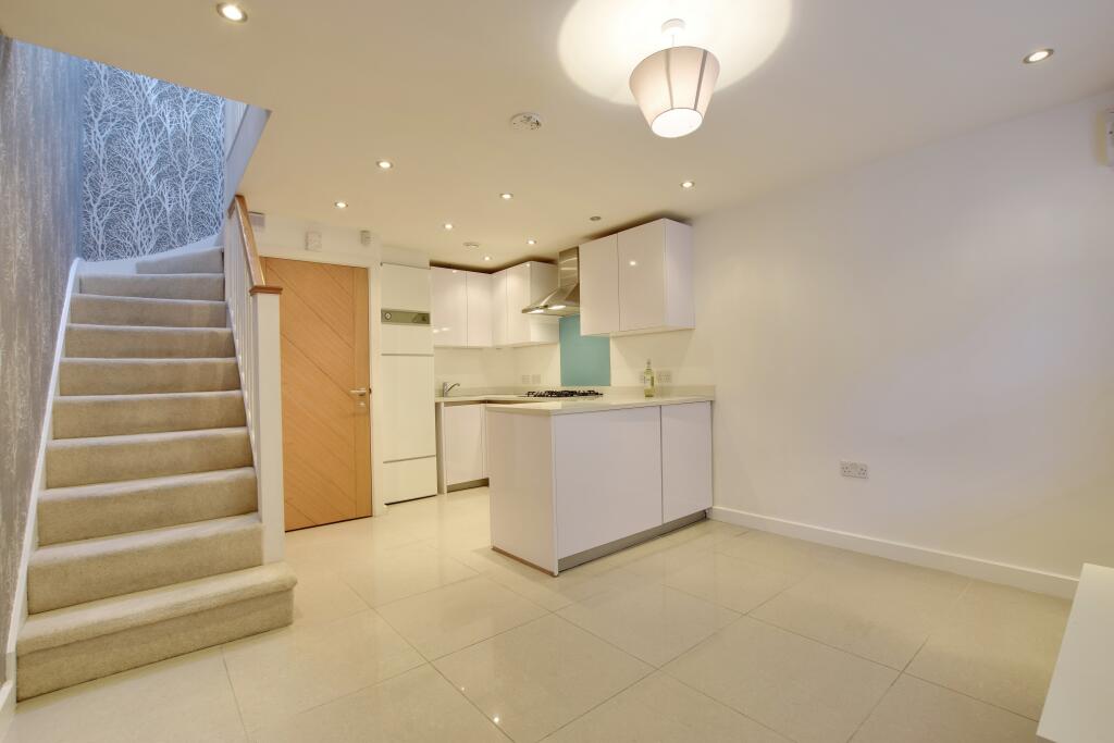 1 bed Mid Terraced House for rent in Rickmansworth. From Gibbs Gillespie - Rickmansworth