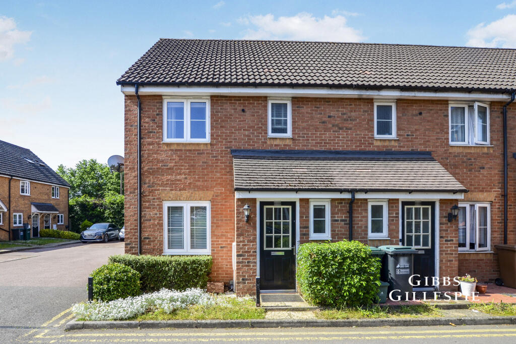 3 bed Mid Terraced House for rent in Maple Cross. From Gibbs Gillespie - Rickmansworth Sales