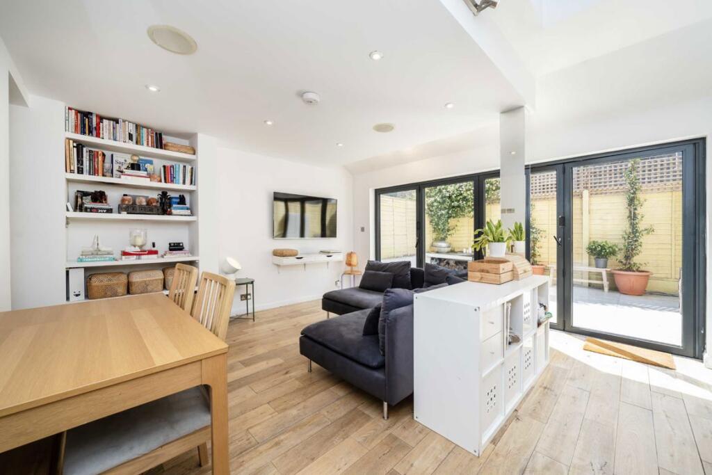 2 bed 1st Floor Flat for rent in London. From Marsh & Parsons - Fulham 2 bed 1st Floor Flat for rent in London. From Marsh & Parsons - Fulham