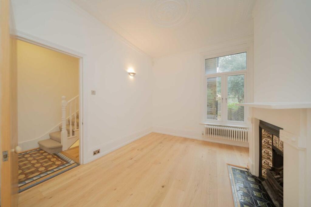 4 bed Detached for rent in Fulham. From Marsh & Parsons - Fulham