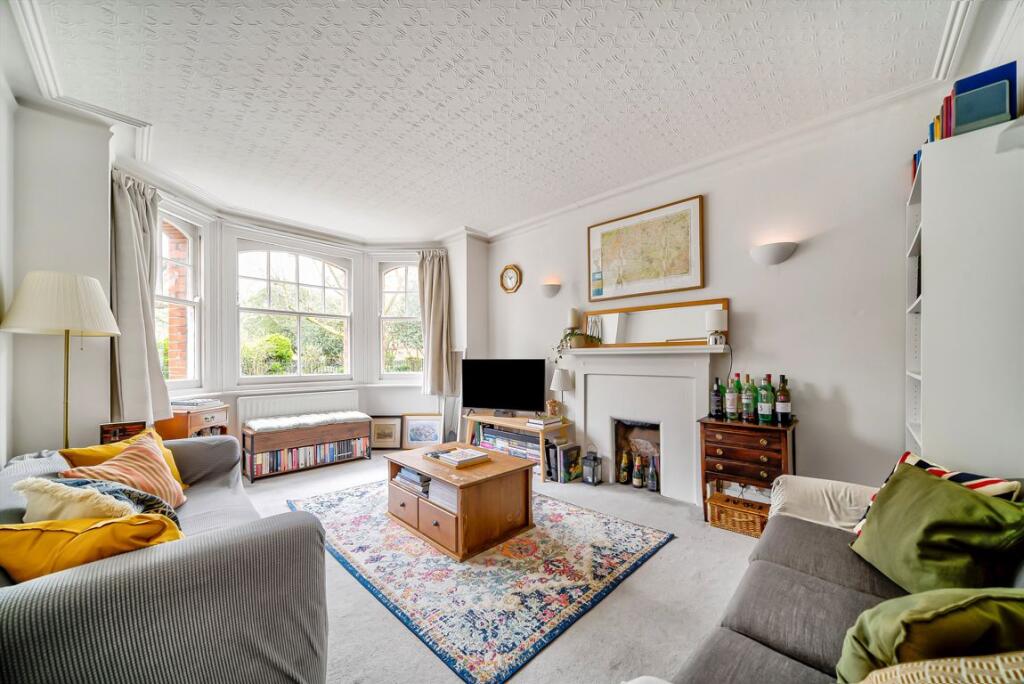 3 bed 1st Floor Flat for rent in Fulham. From Marsh & Parsons - Fulham
