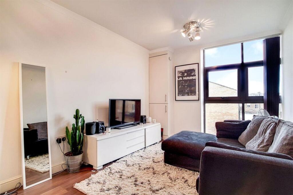 2 bed 1st Floor Flat for rent in Fulham. From Marsh & Parsons - Fulham