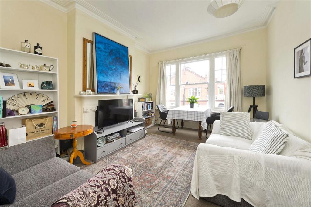 2 bed 1st Floor Flat for rent in London. From Marsh & Parsons - Fulham