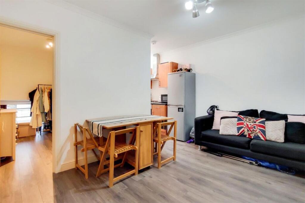 2 bed 1st Floor Flat for rent in Fulham. From Marsh & Parsons - Fulham