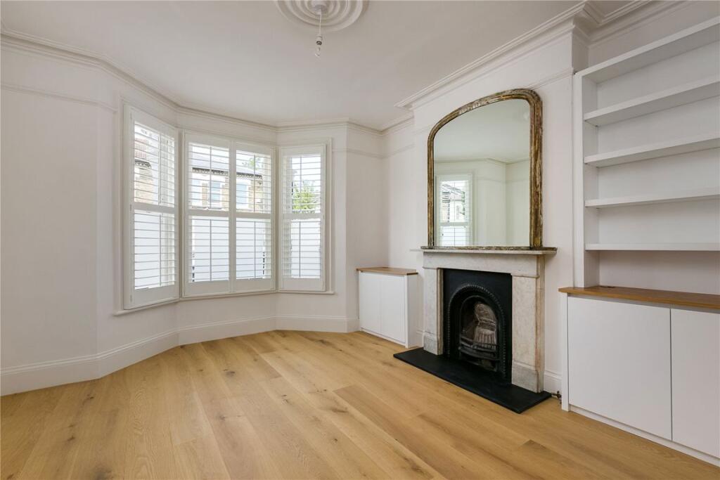 4 bed Mid Terraced House for rent in Fulham. From Marsh & Parsons - Fulham