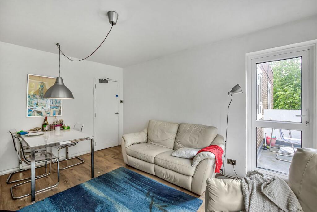 4 bed 1st Floor Flat for rent in Fulham. From Marsh & Parsons - Fulham