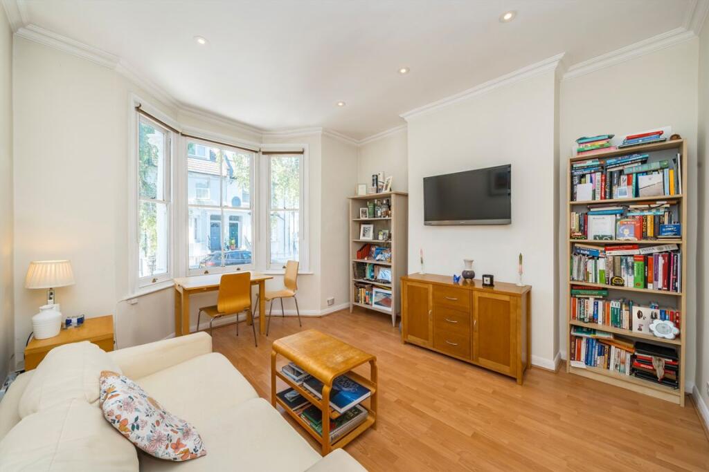2 bed 1st Floor Flat for rent in London. From Marsh & Parsons - Fulham