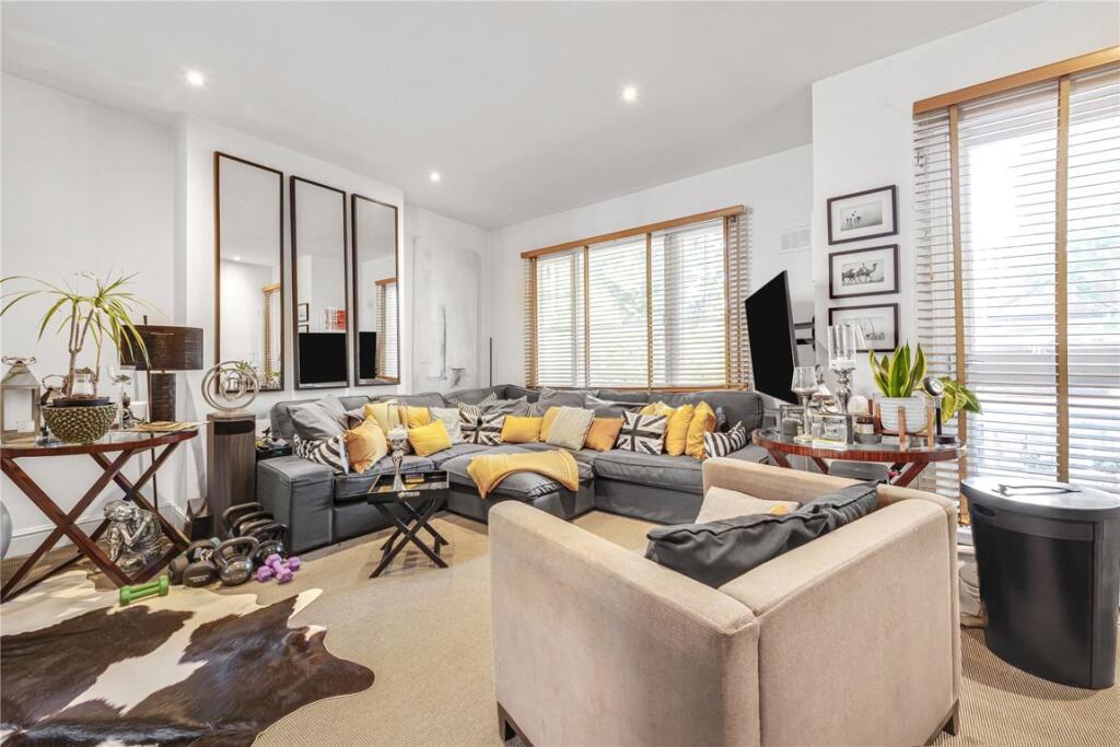 3 bed 1st Floor Flat for rent in Fulham. From Marsh & Parsons - Fulham
