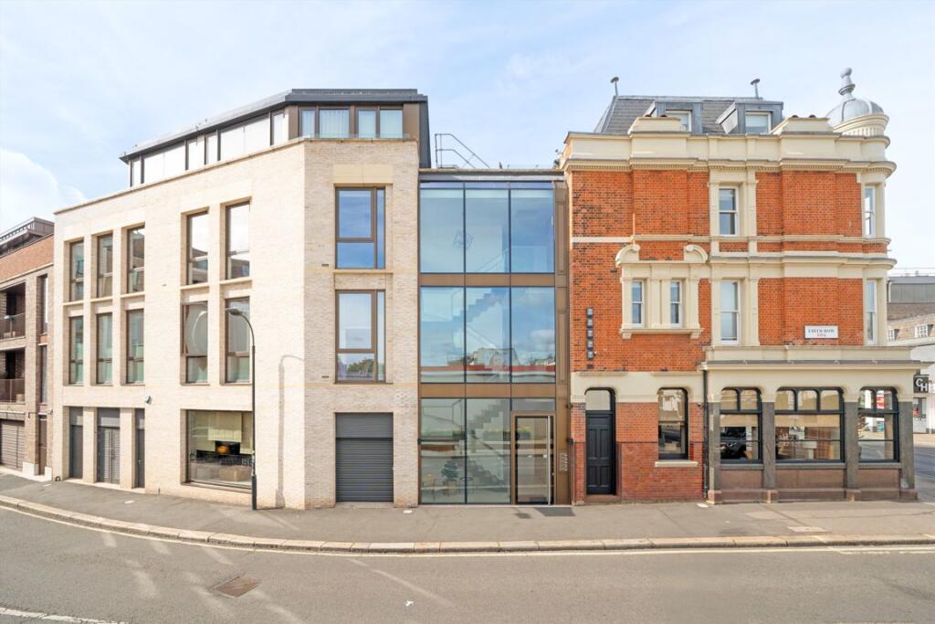2 bed 1st Floor Flat for rent in London. From Marsh & Parsons - Fulham