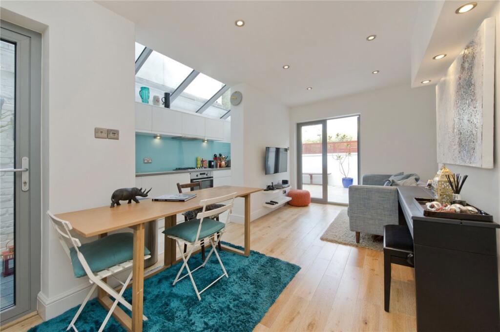 2 bed 1st Floor Flat for rent in Fulham. From Marsh & Parsons - Fulham
