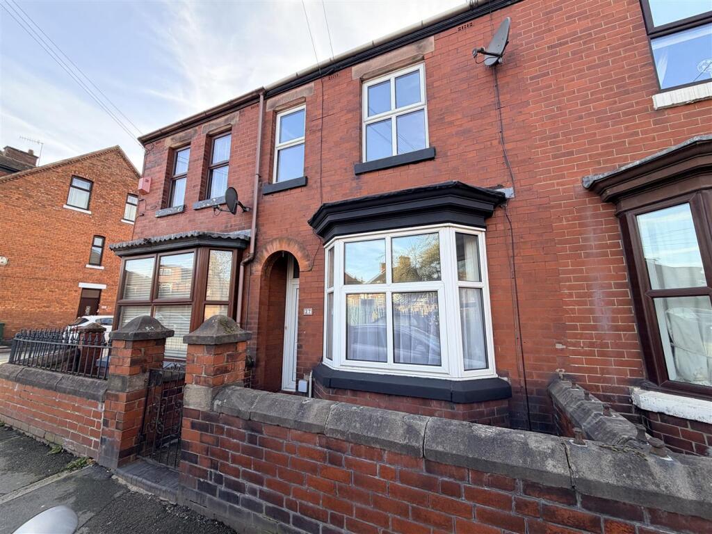 3 bed Mid Terraced House for rent in Leek. From Graham Watkins - Leek 3 bed Mid Terraced House for rent in Leek. From Graham Watkins - Leek