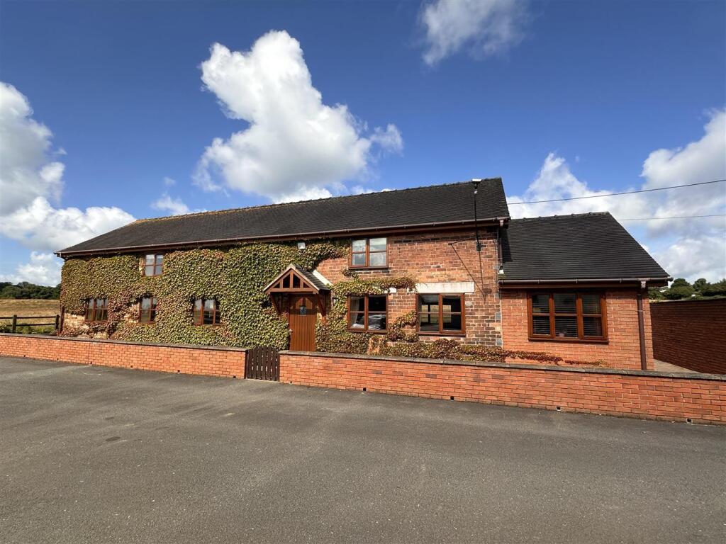 3 bed Detached for rent in Biddulph. From Graham Watkins - Leek 3 bed Detached for rent in Biddulph. From Graham Watkins - Leek