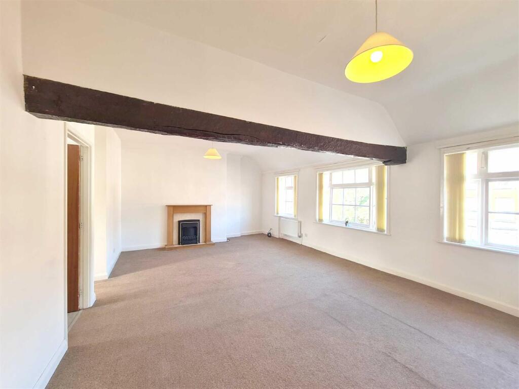 2 bed Apartment for rent in Leek. From Graham Watkins - Leek 2 bed Apartment for rent in Leek. From Graham Watkins - Leek