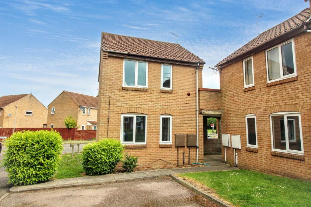 4 bed Detached for rent in Aylesbury. From Hillyards Estate Agents - Aylesbury
