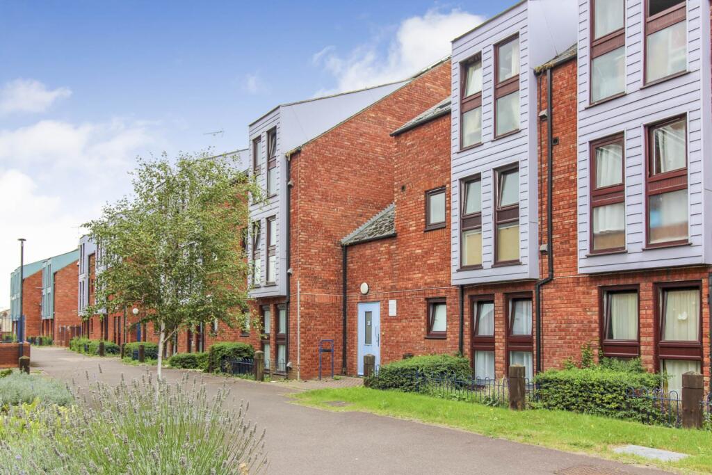 1 bed 1st Floor Flat for rent in Aylesbury. From Hillyards Estate Agents - Aylesbury