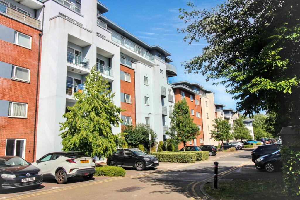 1 bed Apartment for rent in Aylesbury. From Hillyards Estate Agents - Aylesbury 1 bed Apartment for rent in Aylesbury. From Hillyards Estate Agents - Aylesbury